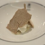 SALONE 2007 - モンテビアンコ 2024 セロリを使ったミルクのジェラートとセロリのピューレを混ぜたもの。 支給してくれた男性スタッフが、個人的には世界一のセロリを美味しくいただけるデザートと思ってますとのこと。