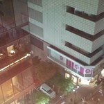 ウェイティングバーから見下ろすと・・・