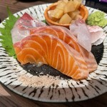 立ち呑み ソメアカ - 刺し盛らずB（宴の始まり）