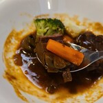 キッチン ブルー グローブ - 人参を乗せて