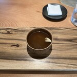 MANO - 「森のスープ」
      ・鹿肉ベースに、ドライとフレッシュの茸を5種類いれて出汁をとったスープ
      ・仕上げに、松茸を割いて煮込んで香りをつけて
      ・最後に酢橘を絞って