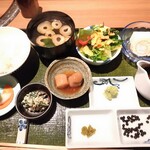 和洋折衷 まる銀座 - 