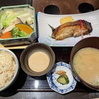 御影蔵 丸ビル - ランチ　カレイ　栗ご飯　1380円