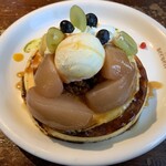 カフェ アクイーユ - 洋梨のシブーストパンケーキ