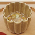 赤坂おぎ乃 - 穴子(対馬)の菊のお浸し:百合根、蓮根、もち米