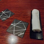 バー・バーンズ - お絞り、コースター