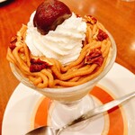 ロイヤルホスト - 渋皮栗とほうじ茶と柿のパフェ