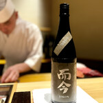 匠 進吾 - この日は而今祭り！(^^)
      こちらは、特Ａ地区「東条」の山田錦。より輪郭を感じて、ややシャープさもあります。好バランスの一献。
      飲み比べさせていただきましたが、こちらが好み♪