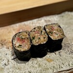 匠 進吾 - ■鰊の巻物
      これまた素晴らしい巻物。最近、すっかり美味しさを見直した鰊は、巻物にしても最高！