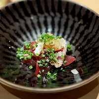 匠 進吾 - ■鰹
                    安定の美味しさ。玉葱との相性は言うに及ばずです。