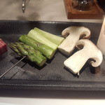 おにく 花柳 - 本しめじ・グリーンアスパラ