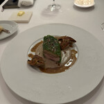 ラ・トゥーエル - 8皿目
      ペルドローグリ（山ウズラ）、白トリュフ。
      