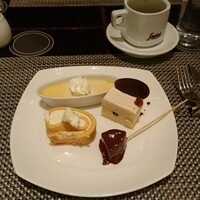 ロビーラウンジ 「マーブルラウンジ」 ヒルトン東京 - 