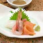 湯元館 - 【造里】
      ・虹鱒
      ・紋甲いか
      ・甘エビ