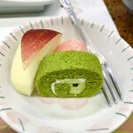 湯元館 - 【デザート】
      ・抹茶のケーキ
      ・りんご餅
      ・りんご