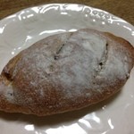 Cafe sakura - 購入した木の実のパン。200円