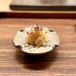 鮨 八咫烏 - 白海老このわた和え