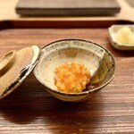 鮨 八咫烏 - いくらの2色小丼