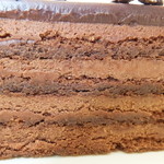 ショコラティエ マサール - マリアテレサ　４９７円の断面のアップ　【　２０１４年４月　】