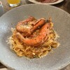Cheese Plus pizza&grill - 大海老のトマトソースパスタ。見た目は濃そうな雰囲気なのですが、ちょっと薄味でした。フィットチーネ大好き♥️