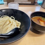 吟醸らーめん 久保田 - 太めの麺と濃厚さ漂うスープ　冷熱です！