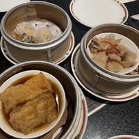龍天門 - セイロ(餅米焼売、スペアリブ、稲荷焼売？)