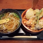 三日月庵 - 特盛野菜天うどん