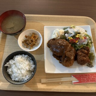 カフェ & バー 段_0