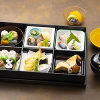 会席弁当 6ツ仕切