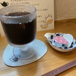 TEA HOUSE U×U - 食後のアイスコーヒー。スッキリした味わい。水にこだわっており紅茶をウリにするだけあって美味しいですね。