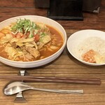 パンチマハル - チキン麺、ミニライス