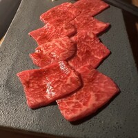 カルネジーオ イースト - 