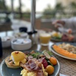 Hyatt Regency Waikiki Beach Resort and Spa - 