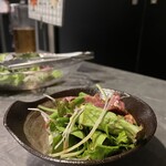 炭火焼き 牛タン酒場 いけたん - 当店一押し！いけたんサラダ