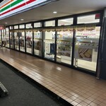 セブンイレブン - 外観写真: