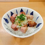 らぁめん 倉井 - 肉めし 300円