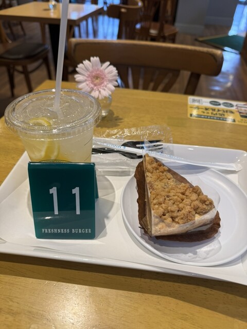 FRESHNESS BURGER Shin Okubo Ten photo 2