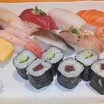Tsukiji Sushikou Takumi - ランチ握り1.5人前　御椀付1296円