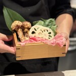 ふかひれ家 - 和牛サーロインと松茸の火鍋しゃぶしゃぶ