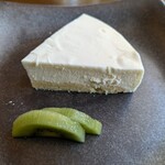喫茶 なかがわ - レアチーズケーキ 550円　(2024.9)