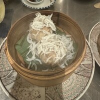 1-1&therooftop - 横浜といったらシュウマイ、上にシラスが載ってますがこれがなかなかあいます！