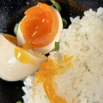 ラーメン見田家 - 味玉　パッくり！トロり！