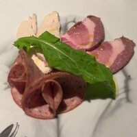 operetta 丸の内トラストタワー店 - 生ハムとサラミ