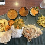 インドダバ - バナナリーフミールス全景