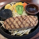 弾力ハンバーグ180g 1243円