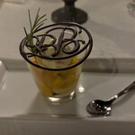 ブルーバイユー・レストラン - チーズホイップとトロピカルフルーツのヴェリーヌ