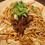 SAN EI酒場 - ◎ぼっかけ焼きそば 880円