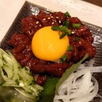 SAN EI酒場 - ◎馬肉ユッケ280円