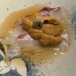 富小路 やま岸 - お造りは赤雲丹と明石の鯛