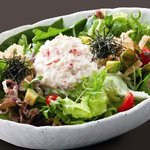 居食屋「和み亭」 - 【有機野菜のわたみサラダ】523円　カニマヨとたっぷり野菜。わたみの思いがココに…